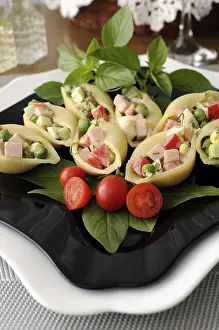 Breakfast Buffet Food Drucke: Large pasta shells stuffed with vegetables and ham