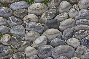 Aegean Sea Island Drucke: Large round stones lined up close together