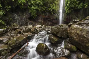 Portugal Nature Reserve Drucke: A large waterfall