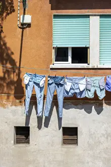 Burano Island Drucke: Laundry drying on a clothesline