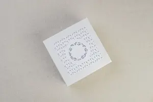 Birthday Celebration Gifts Drucke: Lavender gift box, top view