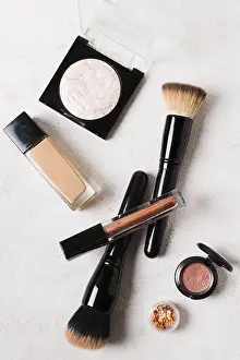 Beauty Shot Drucke: Lay out basic tools putting make up