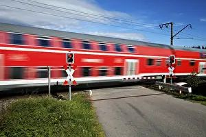 Southern Germany Transport Scene Drucke: Level crossing with passing train