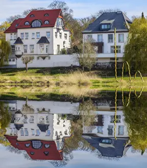 German Water Reflections Drucke: Level snake with reflection in the Weser Minden Germany