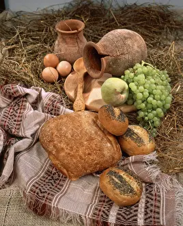 Diverse Bread Types Drucke: Still life with different kinds of bread and pastry on a studio background