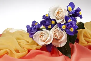 Still Life With Flowers Drucke: Still life with flowers on a studio background