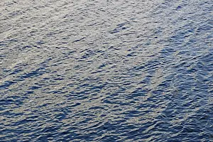 Wavy Water Surface Germany Drucke: Light reflections on the wavy water surface
