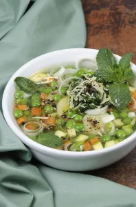 Low Calorie Meal Ideas Drucke: Light, refreshing soup of carrots