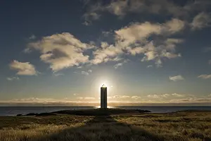 Backlit Lighthouse Shot Drucke: Lighthouse in the backlight, Kalfshamarsvik