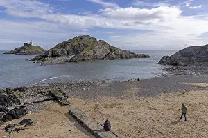 European Beach Scene Drucke: Lighthouse, beach, Mumbles Head