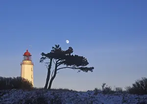 Eastern Europe Architecture Drucke: Lighthouse in evening light, rising moon