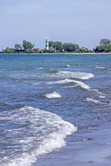 Travel Photography Germany Drucke: Lighthouse, waves, surf, Bulk