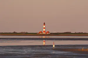 Westerheversand Lighthouse Drucke: Lighthouse Westerheversand in evening light