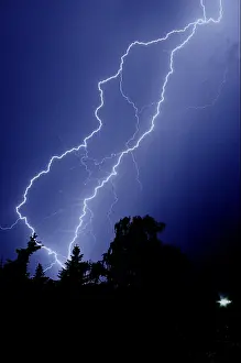 Dark Cloudy Skies Europe Drucke: Lightning, thunderstorm