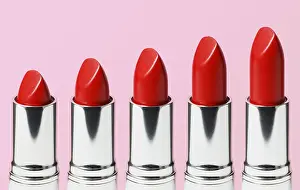 Studio Shot Beauty Products Drucke: Lipsticks lined up in a row