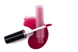 Liquid Lipstick Drucke: Liquid lipstick isolate on a white background