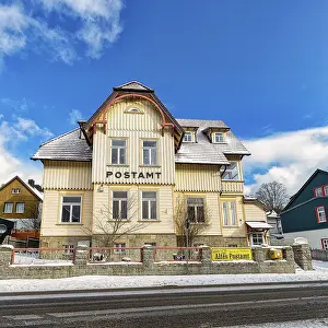 German Listed Buildings Drucke: Listed old post office in the snow