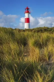 Deserted Dune Landscape Drucke: The Lister lighthouse at Ellenbogen