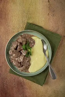 Empty Plate Still Life Drucke: Liver beef stroganoff with mashed potatoes