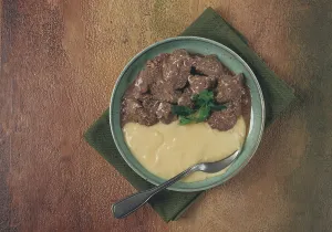 Comfort Food Dinner Ideas Drucke: Liver beef stroganoff with mashed potatoes