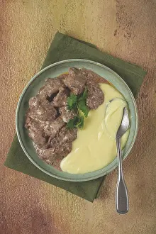 Mashed Potatoes Dish Drucke: Liver beef stroganoff with mashed potatoes
