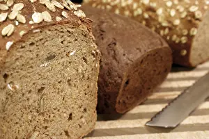 Bread Nutrition Drucke: Detail of three loaves of bread