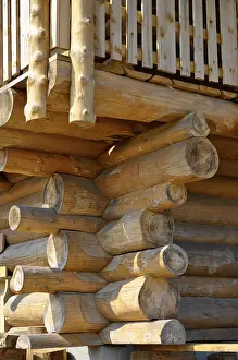 Deserted Timber Building Drucke: Detail of a log cabin
