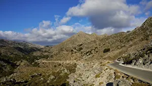 Deserted Greek Landscape Drucke: A lonely mountain path runs through a rough
