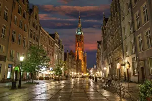 Drucke von Langstraße und das Hauptgebäude in Danzig, beleuchtet am Abend Polen Drucke: Langgasse und das Hauptamt in Danzig.