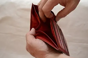 Financial Crisis Drucke: A look into an empty wallet