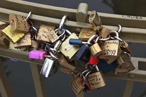 Eternal Love Symbol Drucke: Lover's lock on a railing
