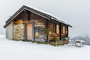 Lovingly Decorated Mountain Hut Drucke: Lovingly decorated mountain hut