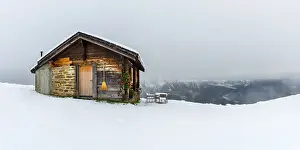 Lovingly Decorated Mountain Hut Drucke: Lovingly decorated mountain hut