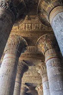 Uninhabited Religious Structures Drucke: A low angle shot inside Esna Temple