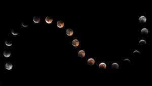 Red Moon Night Shot Drucke: Lunar Eclipse Phases, Blood moon
