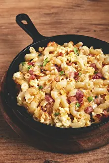 Cheesy Macaroni Recipe Drucke: Macaroni with cheese and bacon