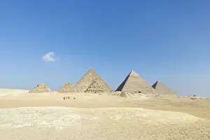 Egyptian Landmarks Drucke: The three main pyramids with the three queen's pyramids in the foreground