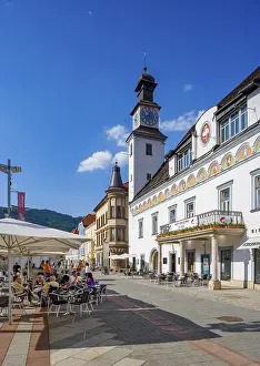 Traditional European Architecture Drucke: Main square with old town hall
