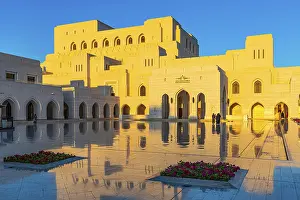 Arabian Peninsula Evening Light Drucke: The main square in front of the Royal Opera in the evening light