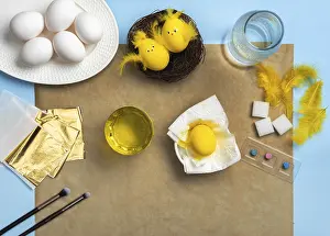 Chick From Eggs Tutorial Drucke: How to make a chick from eggs for Easter decor