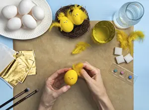 Chick From Eggs Tutorial Drucke: How to make a chick from eggs for Easter decor