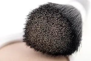 Studio Shot Cosmetics Drucke: Make-up brush and powder compact