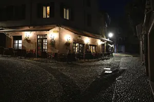 Uninhabited Historic Quarter Drucke: Malcesine in the evening