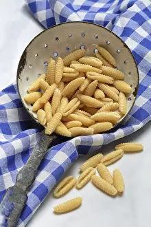European Kitchen Utensils Drucke: Malloreddus, Sardinian gnocchetti