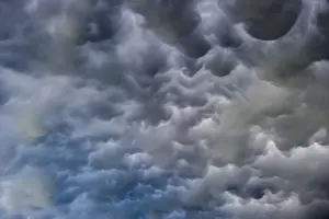 Central European Cloudy Skies Drucke: Mammatus clouds, dramatic cloud atmosphere