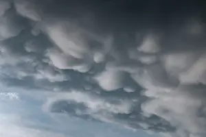 Cloudy Sky Europe Drucke: Mammoth clouds, bad weather, dramatic cloud atmosphere