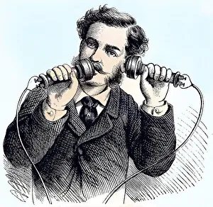 Der Mensch zeigt die praktische Anwendung des Telefons