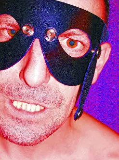 Angry Man Portrait Drucke: Man with leather mask