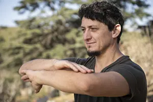 Martial Arts Training Drucke: A man practicing martial arts