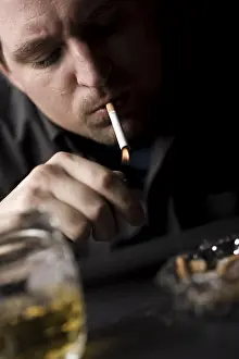Cigarette Addiction Drucke: Man smoking cigarette